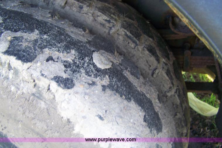 image for item A4549 1992 International 4900 crew cab bucket truck