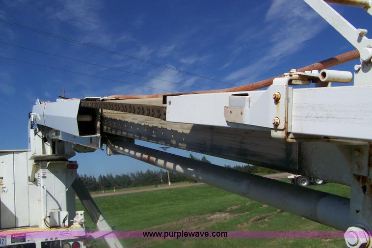 image for item A4549 1992 International 4900 crew cab bucket truck