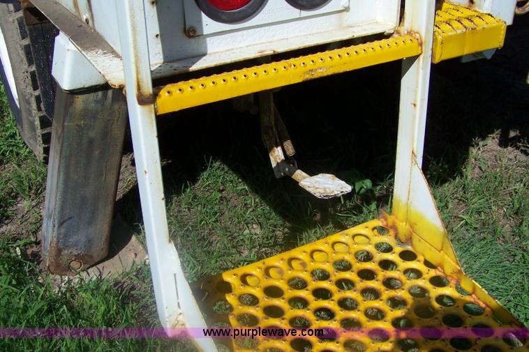 image for item A4549 1992 International 4900 crew cab bucket truck