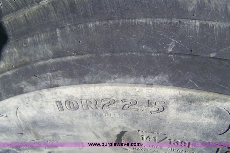 image for item A4550 1997 Ford F700 service truck