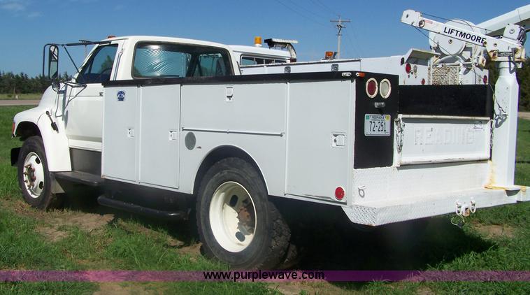 image for item A4550 1997 Ford F700 service truck