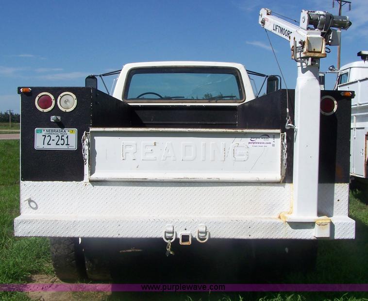 image for item A4550 1997 Ford F700 service truck