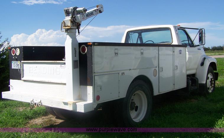 image for item A4550 1997 Ford F700 service truck