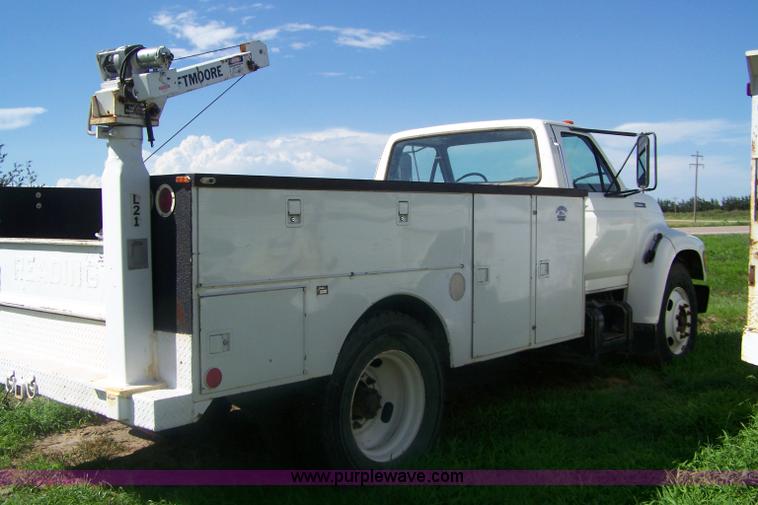 image for item A4550 1997 Ford F700 service truck