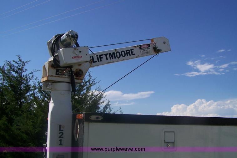 image for item A4550 1997 Ford F700 service truck