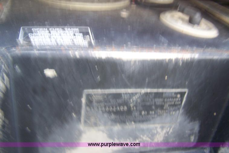 image for item A4550 1997 Ford F700 service truck