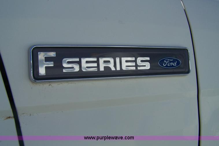 image for item A4550 1997 Ford F700 service truck