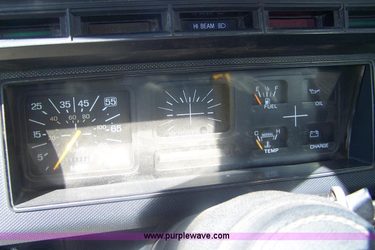 image for item A4550 1997 Ford F700 service truck