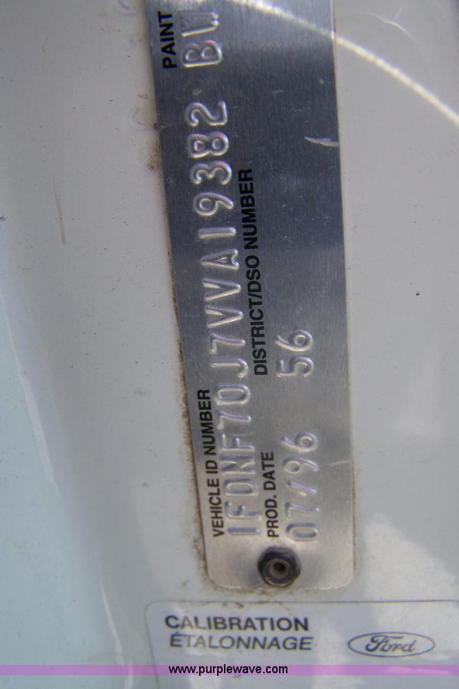 image for item A4550 1997 Ford F700 service truck