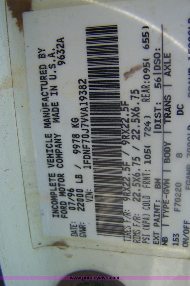 image for item A4550 1997 Ford F700 service truck