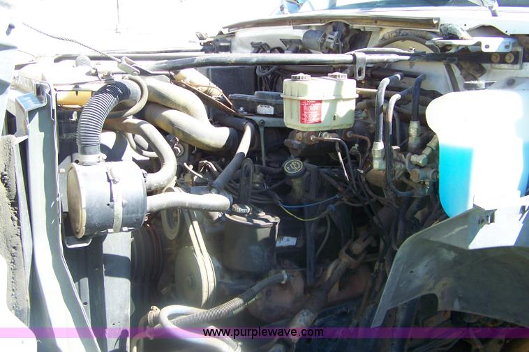 image for item A4550 1997 Ford F700 service truck