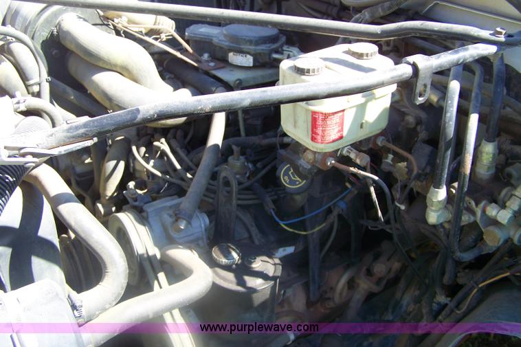 image for item A4550 1997 Ford F700 service truck