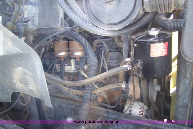 image for item A4550 1997 Ford F700 service truck