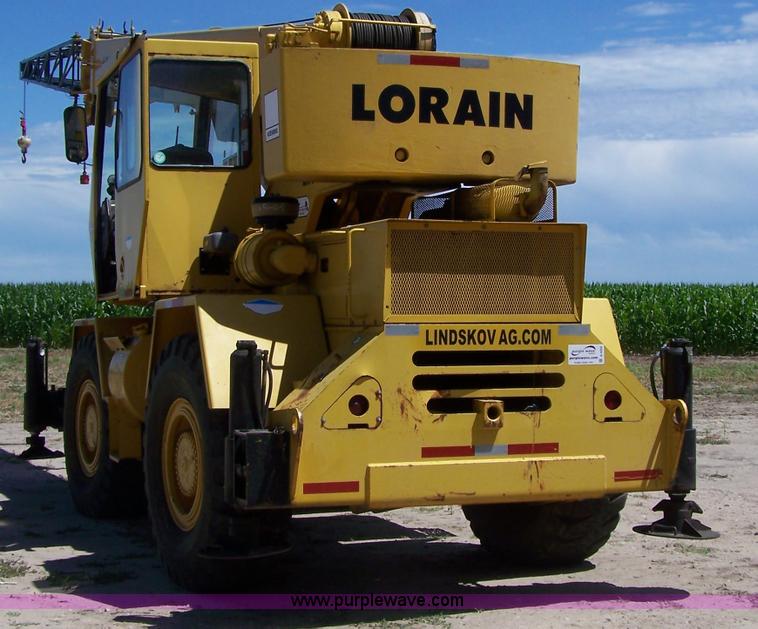 image for item A4559 1990 Lorain LRT 275D crane