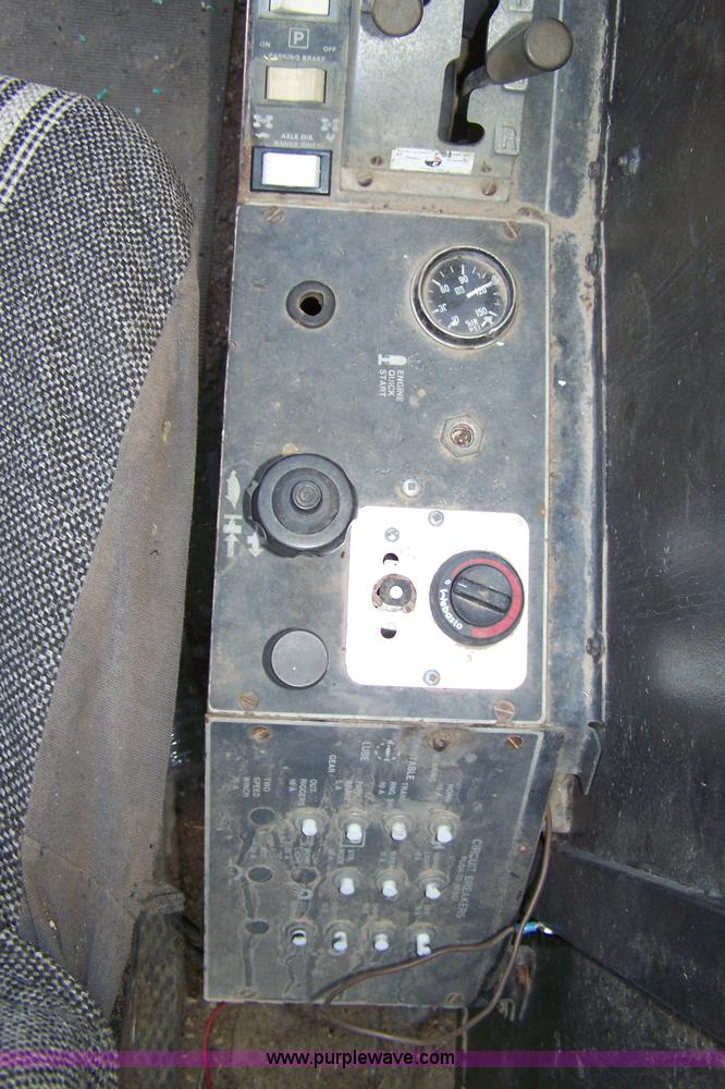 image for item A4559 1990 Lorain LRT 275D crane