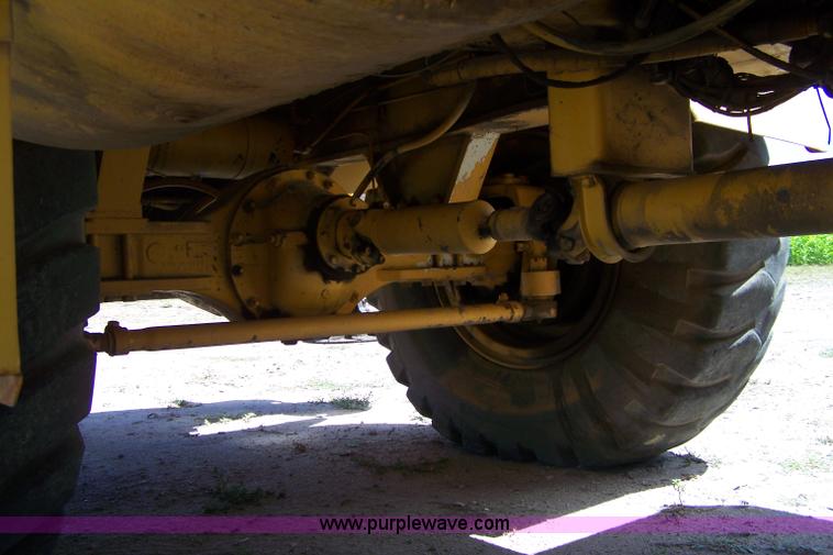 image for item A4559 1990 Lorain LRT 275D crane