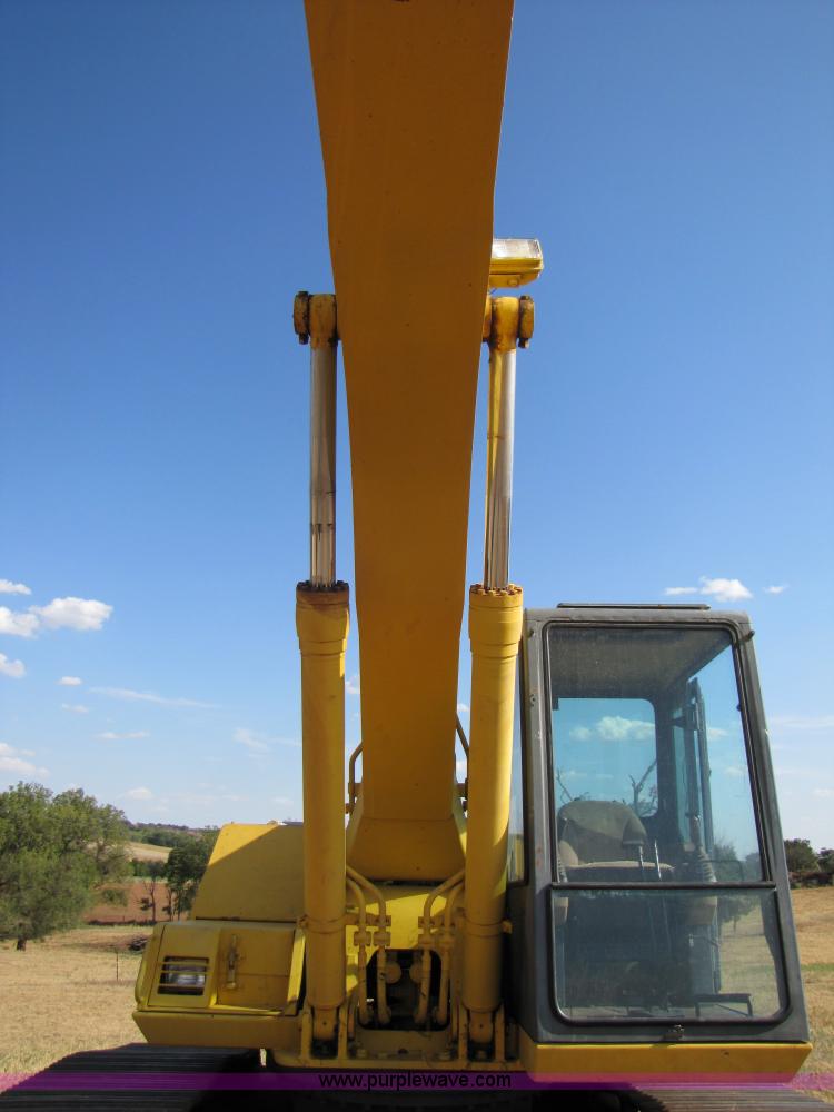 image for item A4653 Komatsu PC220LC excavator