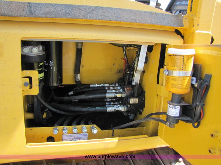 image for item A4654 2003 John Deere 450H LT dozer