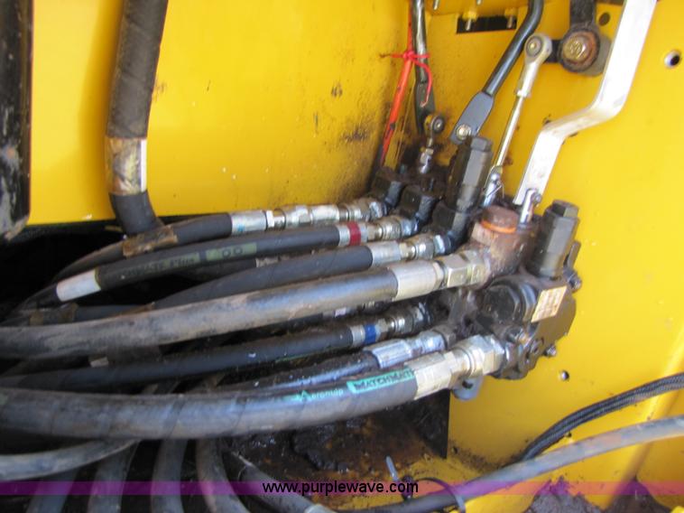 image for item A4654 2003 John Deere 450H LT dozer