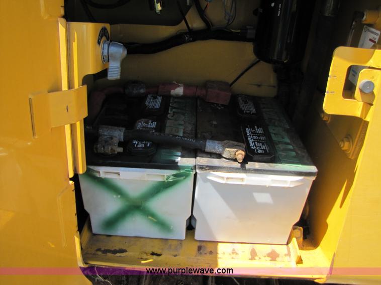 image for item A4654 2003 John Deere 450H LT dozer