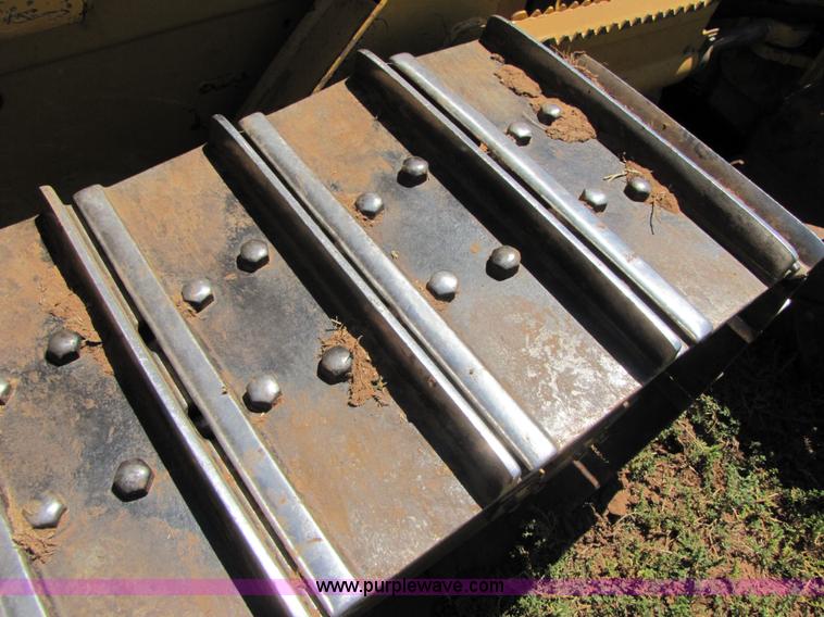 image for item A4654 2003 John Deere 450H LT dozer