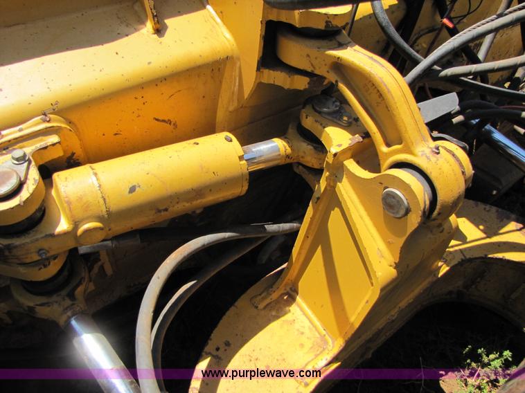 image for item A4654 2003 John Deere 450H LT dozer