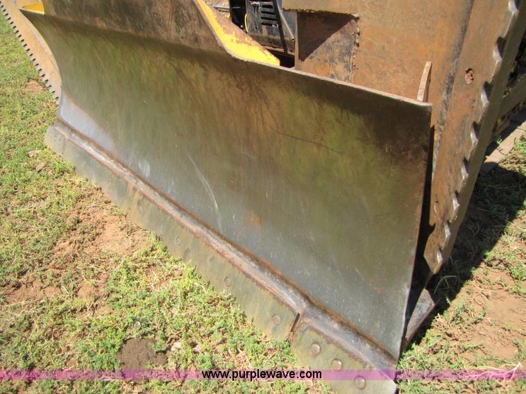 image for item A4654 2003 John Deere 450H LT dozer