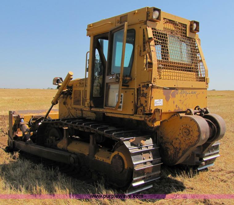 image for item A4667 1980 Caterpillar D6D dozer