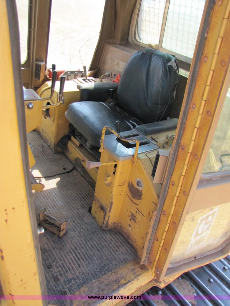 image for item A4667 1980 Caterpillar D6D dozer