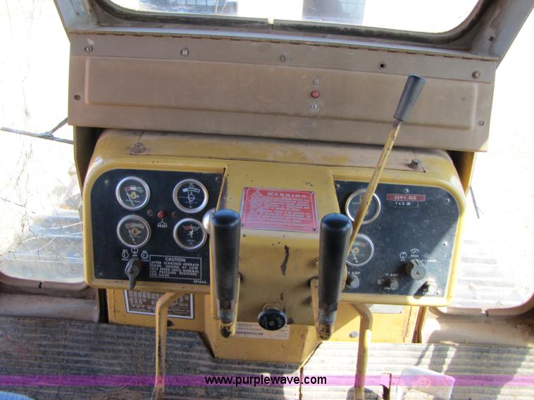 image for item A4667 1980 Caterpillar D6D dozer