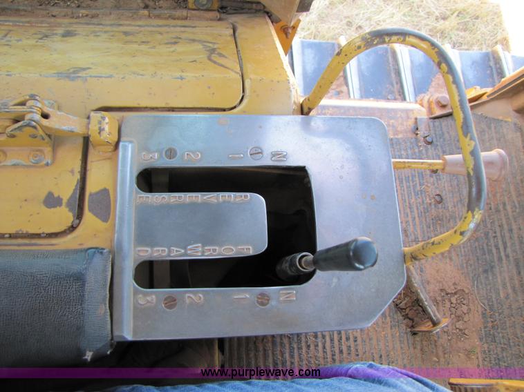 image for item A4667 1980 Caterpillar D6D dozer
