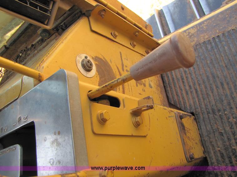 image for item A4667 1980 Caterpillar D6D dozer