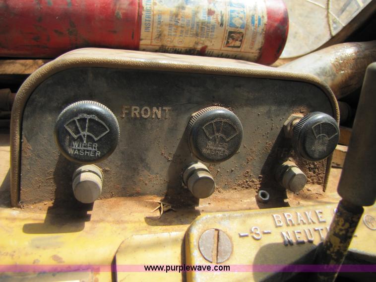 image for item A4667 1980 Caterpillar D6D dozer