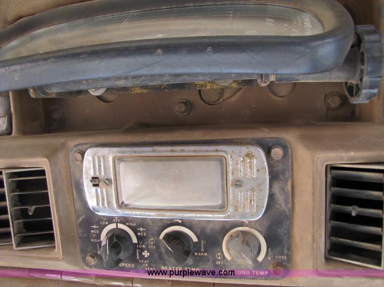 image for item A4667 1980 Caterpillar D6D dozer