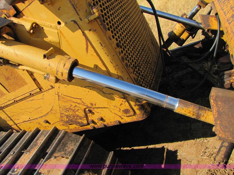 image for item A4667 1980 Caterpillar D6D dozer
