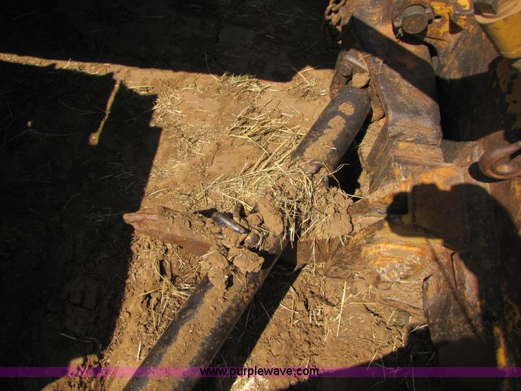 image for item A4667 1980 Caterpillar D6D dozer