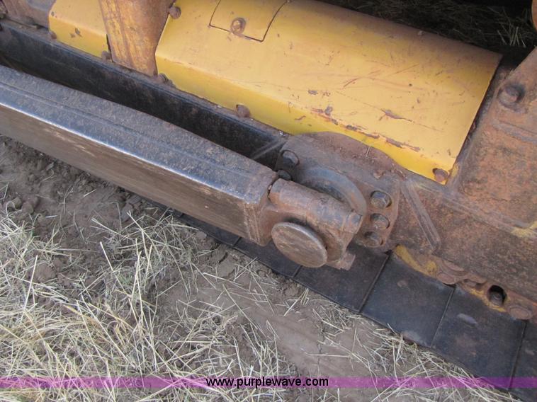 image for item A4667 1980 Caterpillar D6D dozer