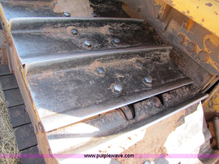 image for item A4667 1980 Caterpillar D6D dozer