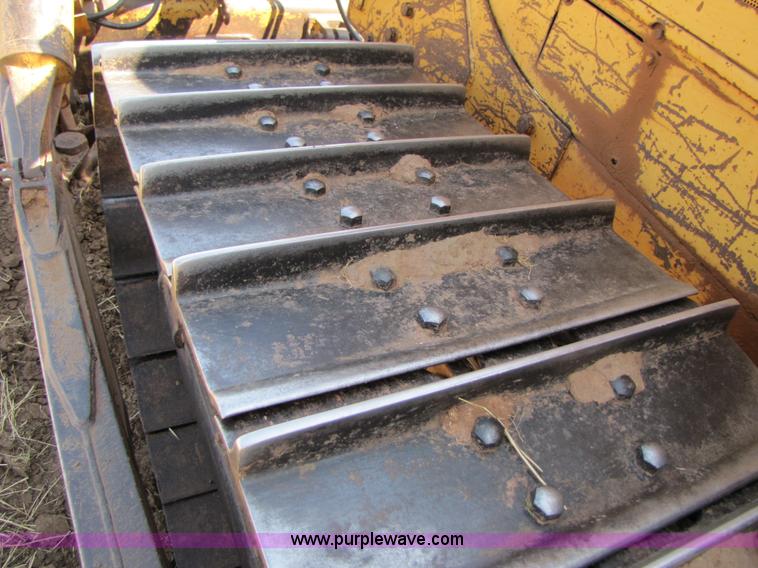 image for item A4667 1980 Caterpillar D6D dozer