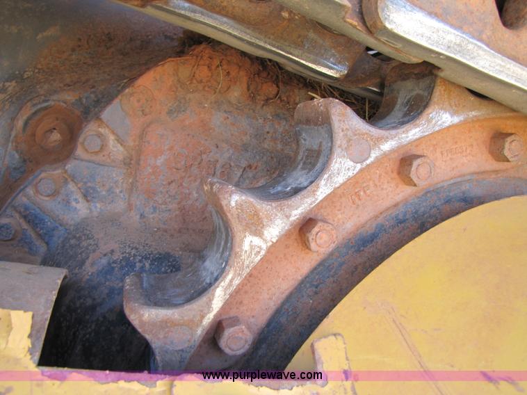 image for item A4667 1980 Caterpillar D6D dozer