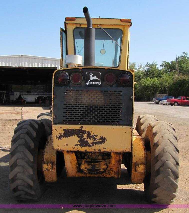 image for item A4669 John Deere 670 motor grader
