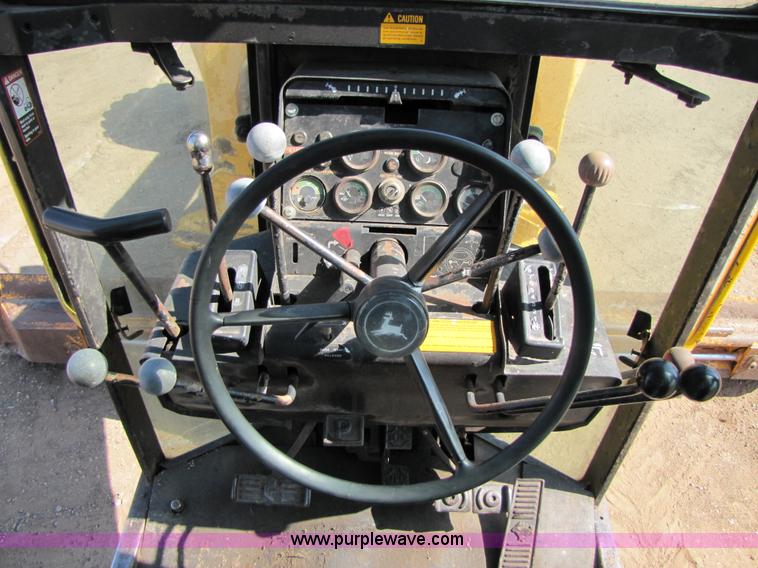 image for item A4669 John Deere 670 motor grader