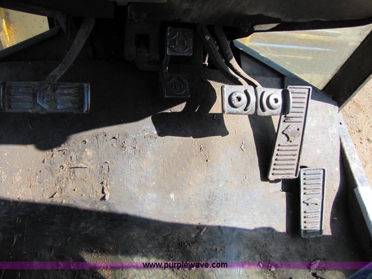 image for item A4669 John Deere 670 motor grader