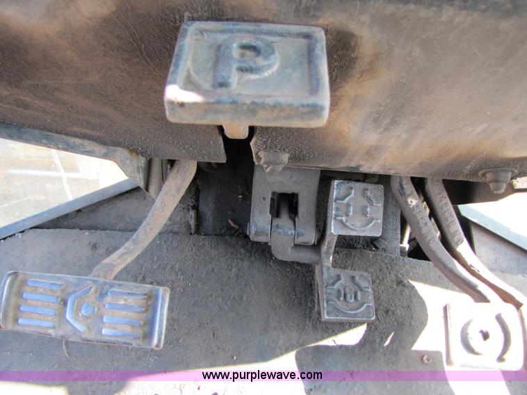 image for item A4669 John Deere 670 motor grader