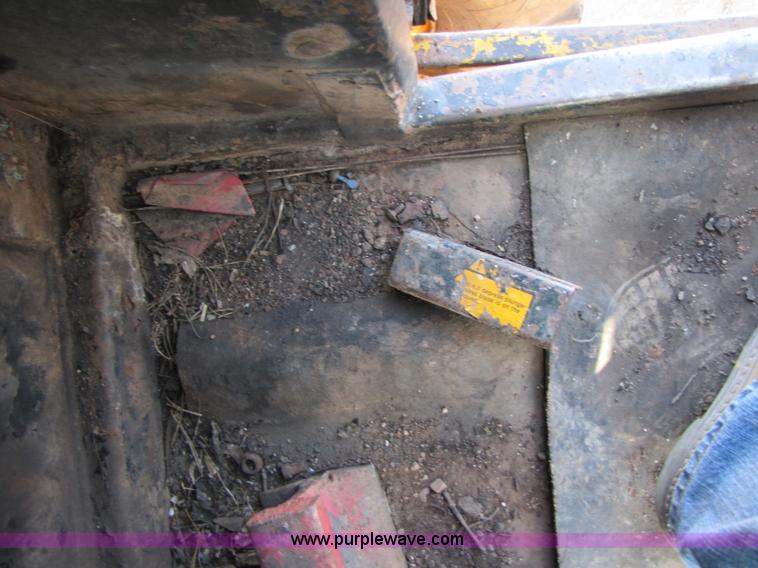 image for item A4669 John Deere 670 motor grader