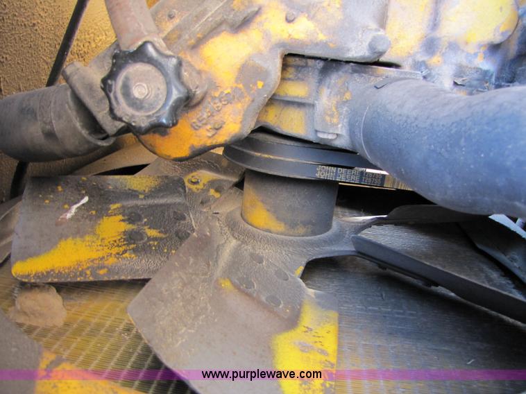 image for item A4669 John Deere 670 motor grader