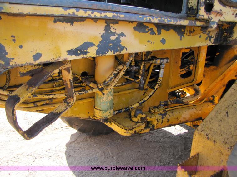 image for item A4669 John Deere 670 motor grader