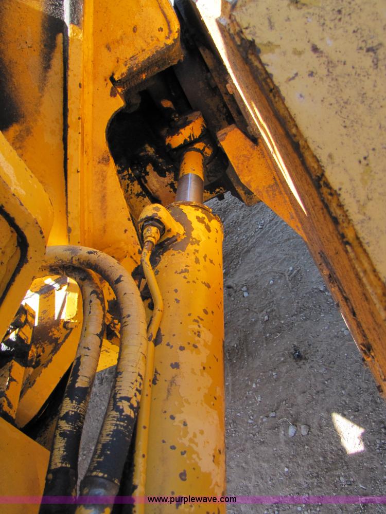 image for item A4669 John Deere 670 motor grader