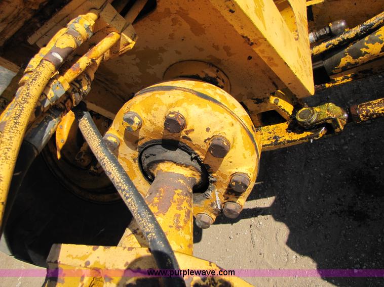 image for item A4669 John Deere 670 motor grader