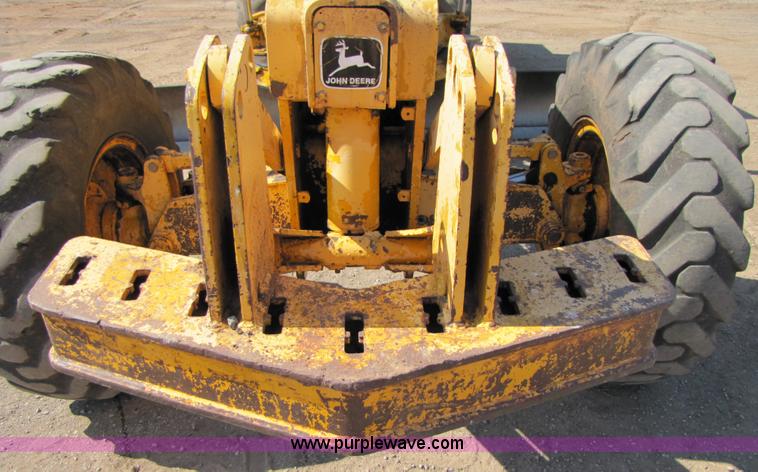 image for item A4669 John Deere 670 motor grader